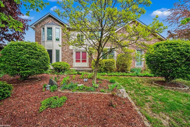 16257 Woodstream Drive, Clinton Township, MI 48038
