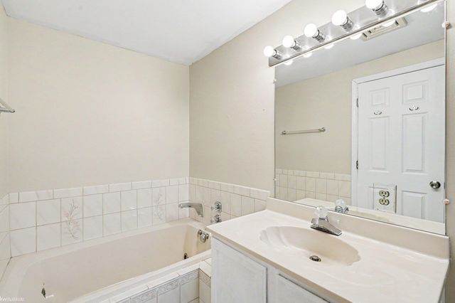 16257 Woodstream Drive, Clinton Township, MI 48038