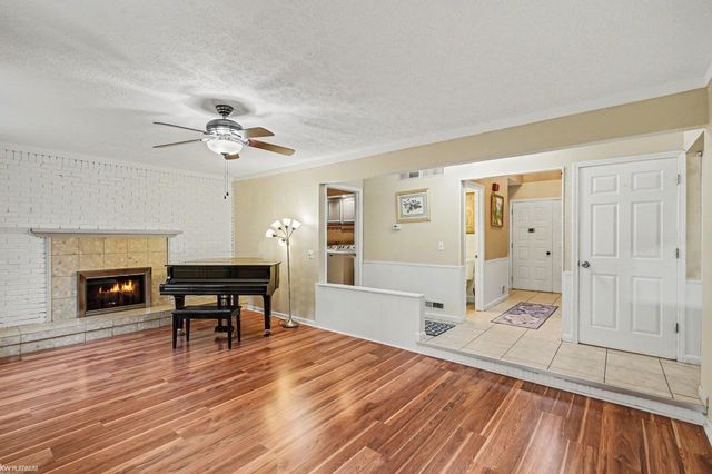 16257 Woodstream Drive, Clinton Township, MI 48038