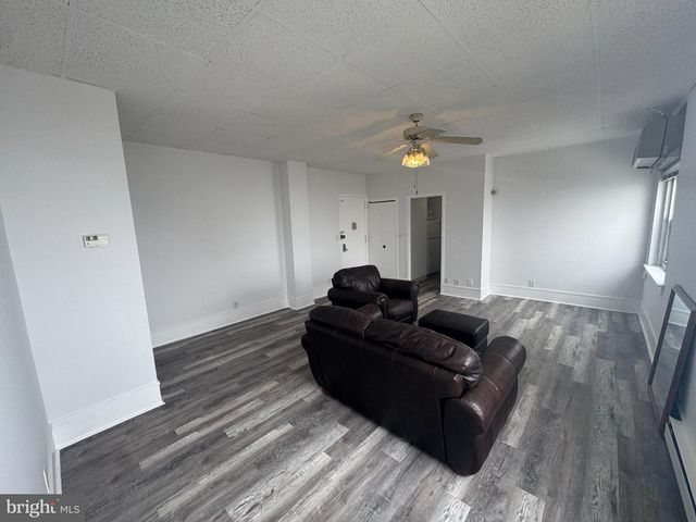 2721 BOARDWALK, Atlantic City, NJ 08401