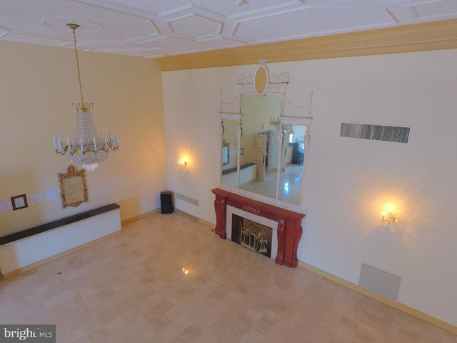 2721 BOARDWALK, Atlantic City, NJ 08401