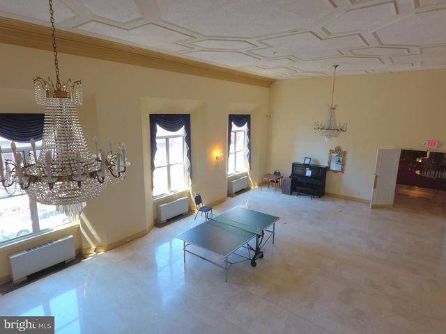 2721 BOARDWALK, Atlantic City, NJ 08401