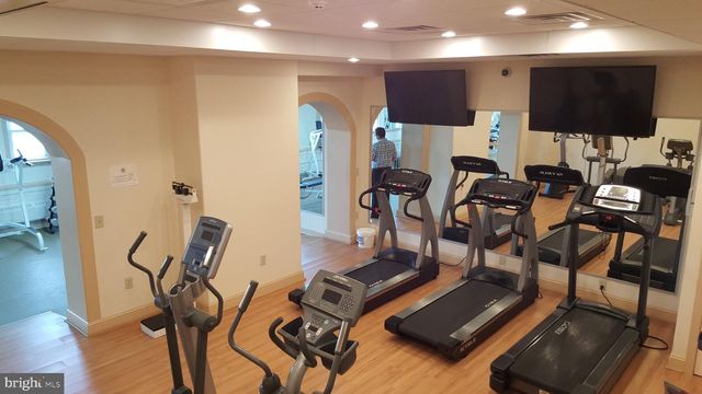 2721 BOARDWALK, Atlantic City, NJ 08401