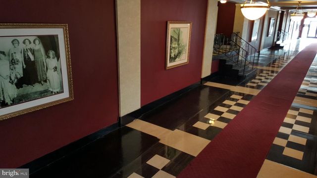 2721 BOARDWALK, Atlantic City, NJ 08401