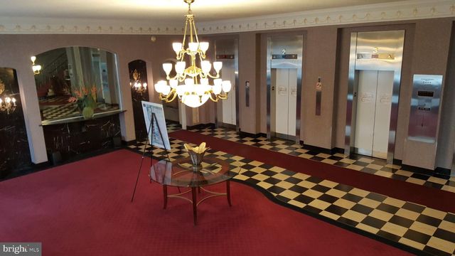 2721 BOARDWALK, Atlantic City, NJ 08401