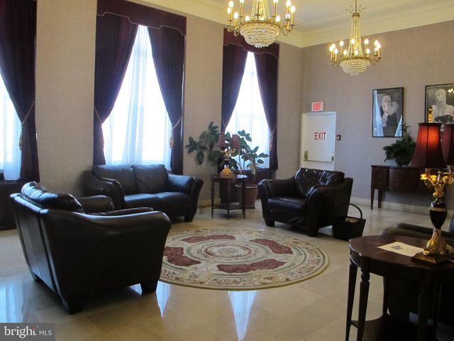 2721 BOARDWALK, Atlantic City, NJ 08401