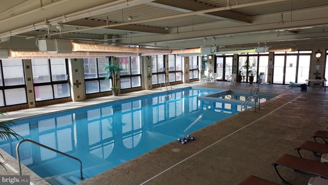 2721 BOARDWALK, Atlantic City, NJ 08401