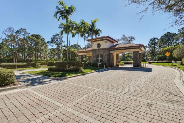 443 Pumpkin Drive, Palm Beach Gardens, FL 33410
