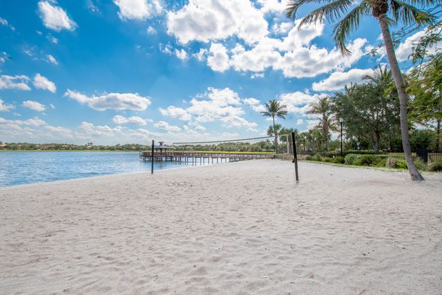 443 Pumpkin Drive, Palm Beach Gardens, FL 33410