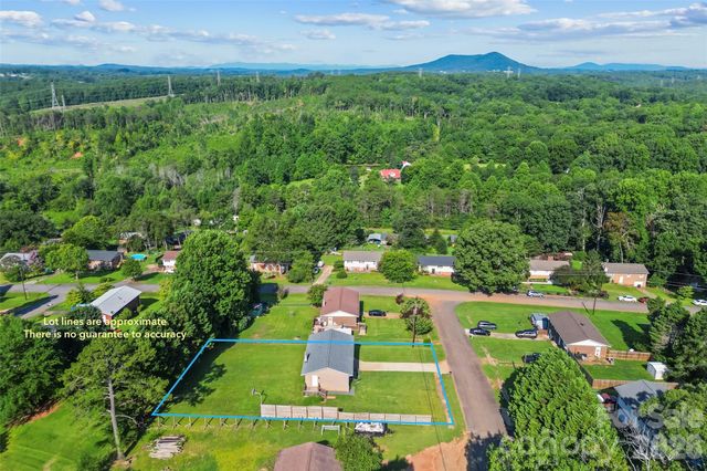 4405 Landing Court, Hickory, NC 28602