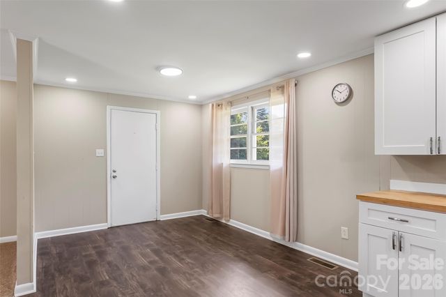 4405 Landing Court, Hickory, NC 28602