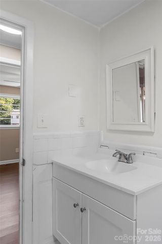 4405 Landing Court, Hickory, NC 28602