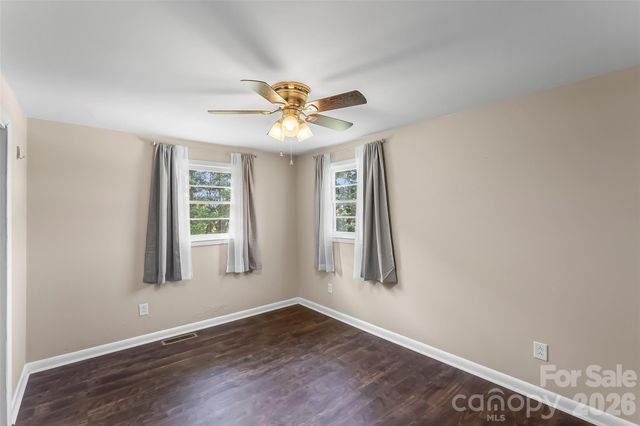 4405 Landing Court, Hickory, NC 28602