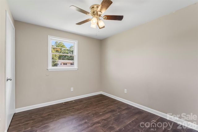 4405 Landing Court, Hickory, NC 28602
