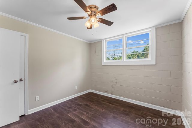 4405 Landing Court, Hickory, NC 28602