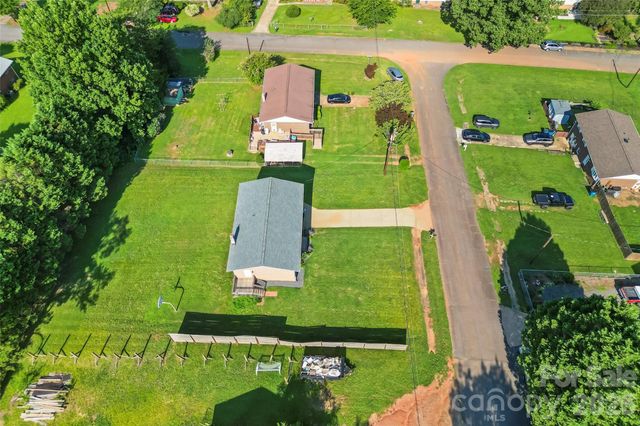 4405 Landing Court, Hickory, NC 28602