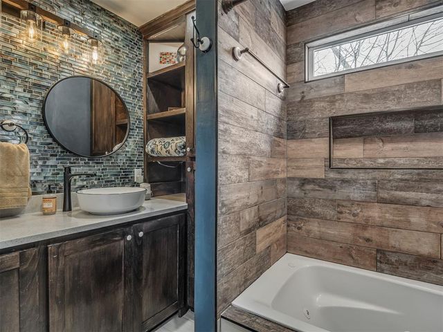 1605 NW 43rd Street, Oklahoma City, OK 73118