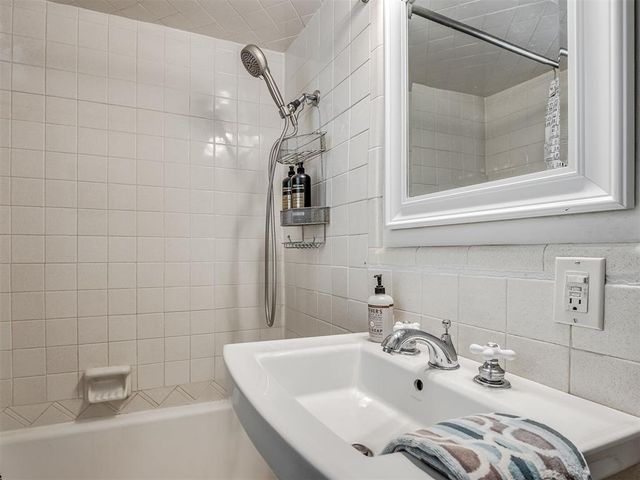 1605 NW 43rd Street, Oklahoma City, OK 73118