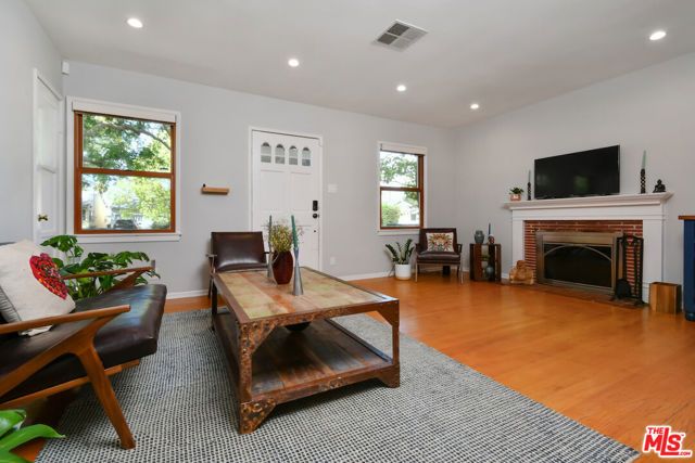 15114 Hesby Street, Sherman Oaks, CA 91403