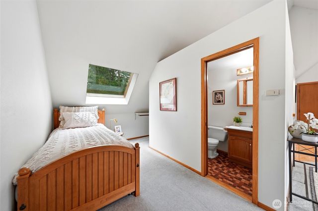 18926 NE 127th Street, Redmond, WA 98052