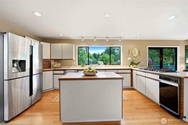 18926 NE 127th Street, Redmond, WA 98052