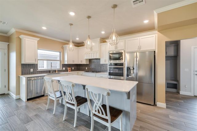 13675 Creek View Drive, Edmond, OK 73025