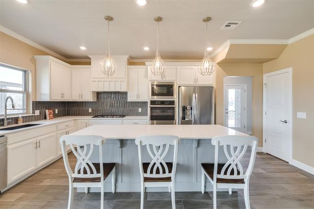 13675 Creek View Drive, Edmond, OK 73025