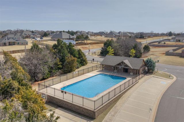 13675 Creek View Drive, Edmond, OK 73025