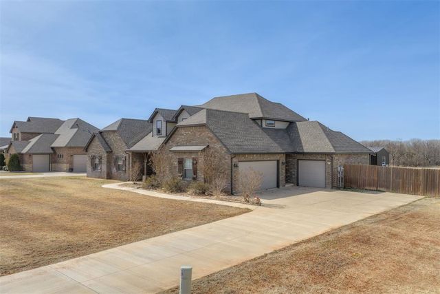 13675 Creek View Drive, Edmond, OK 73025