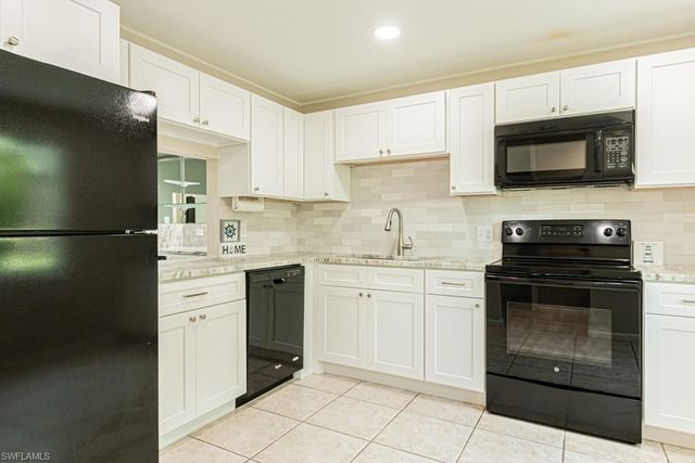 149 Palm DR 17, Naples, FL 34112