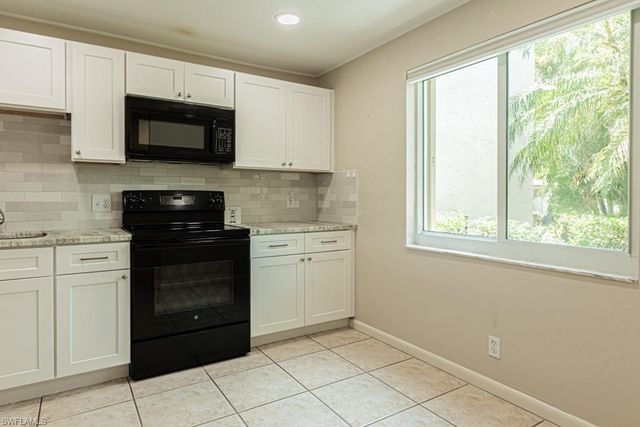 149 Palm DR 17, Naples, FL 34112