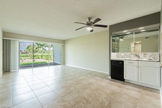149 Palm DR 17, Naples, FL 34112