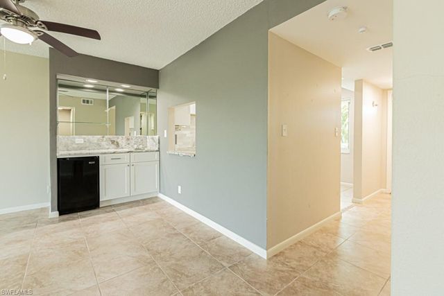 149 Palm DR 17, Naples, FL 34112