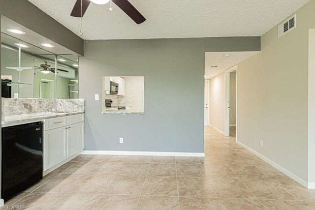 149 Palm DR 17, Naples, FL 34112
