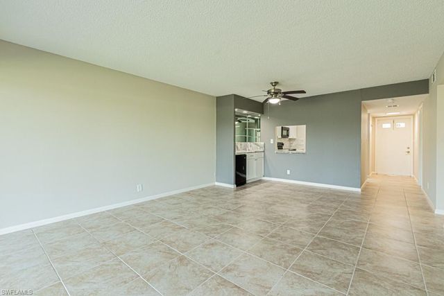 149 Palm DR 17, Naples, FL 34112