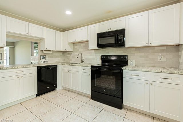 149 Palm DR 17, Naples, FL 34112
