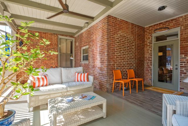 815 W BEVERLEY ST, Staunton, VA 24401