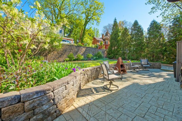 815 W BEVERLEY ST, Staunton, VA 24401