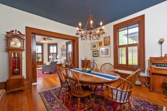 815 W BEVERLEY ST, Staunton, VA 24401