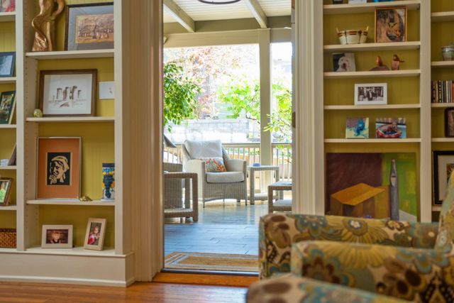 815 W BEVERLEY ST, Staunton, VA 24401
