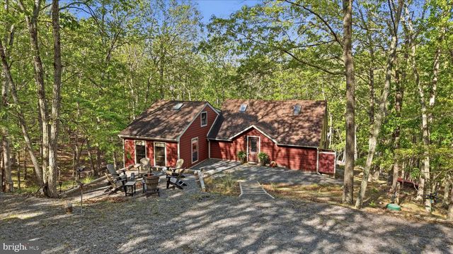 1856 CROSSINGS VIEW RD, Paw Paw, WV 25434