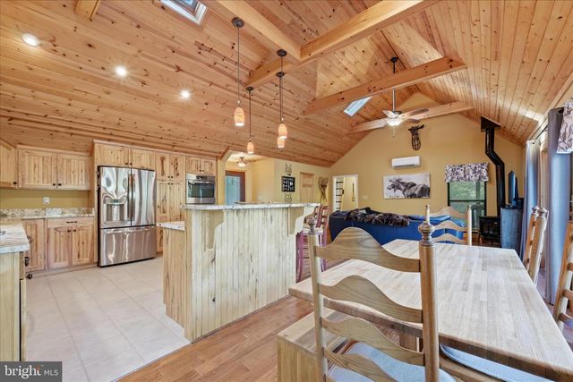 1856 CROSSINGS VIEW RD, Paw Paw, WV 25434