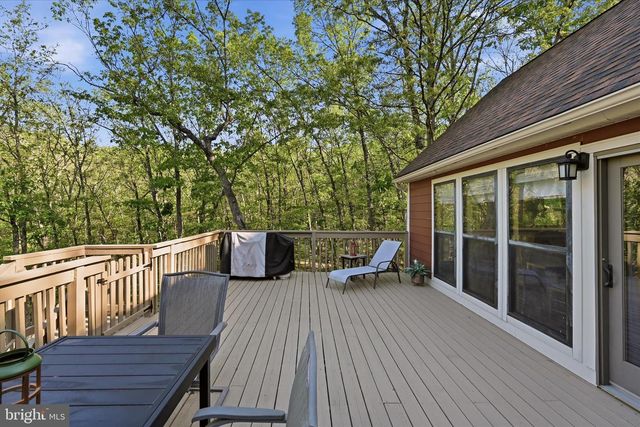 1856 CROSSINGS VIEW RD, Paw Paw, WV 25434