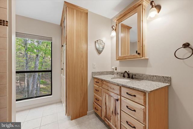 1856 CROSSINGS VIEW RD, Paw Paw, WV 25434