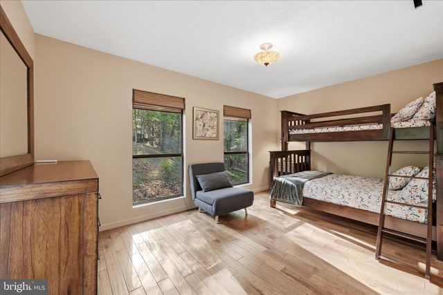 1856 CROSSINGS VIEW RD, Paw Paw, WV 25434