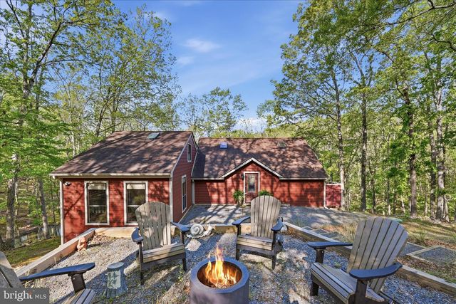 1856 CROSSINGS VIEW RD, Paw Paw, WV 25434