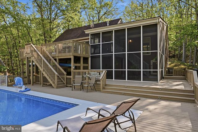 1856 CROSSINGS VIEW RD, Paw Paw, WV 25434