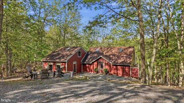 1856 CROSSINGS VIEW RD, Paw Paw, WV 25434