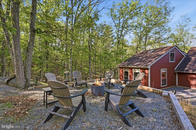 1856 CROSSINGS VIEW RD, Paw Paw, WV 25434