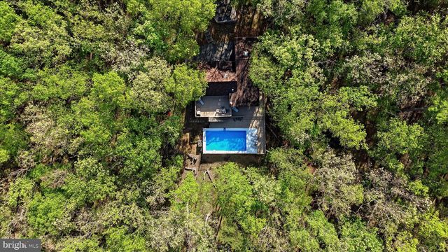 1856 CROSSINGS VIEW RD, Paw Paw, WV 25434
